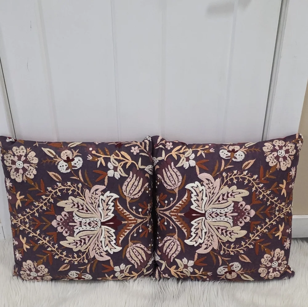 Floral embroidery Bugundy Set Of 2 Accent Pillows -